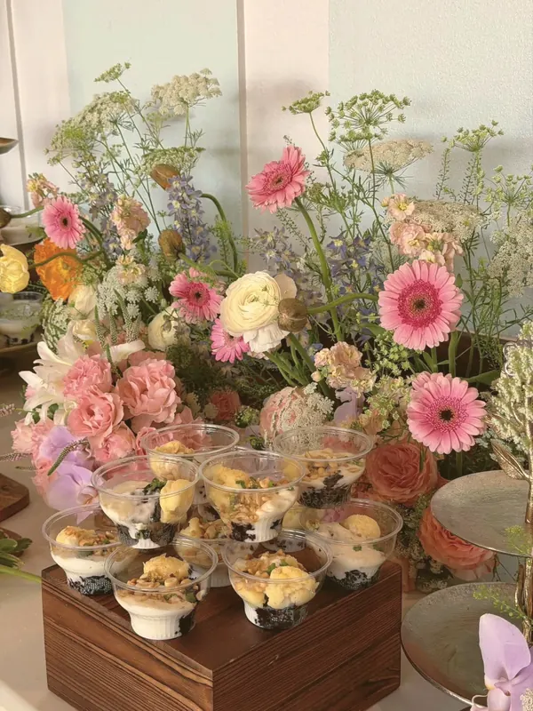 Gerbera & ranunculus over dessert cups